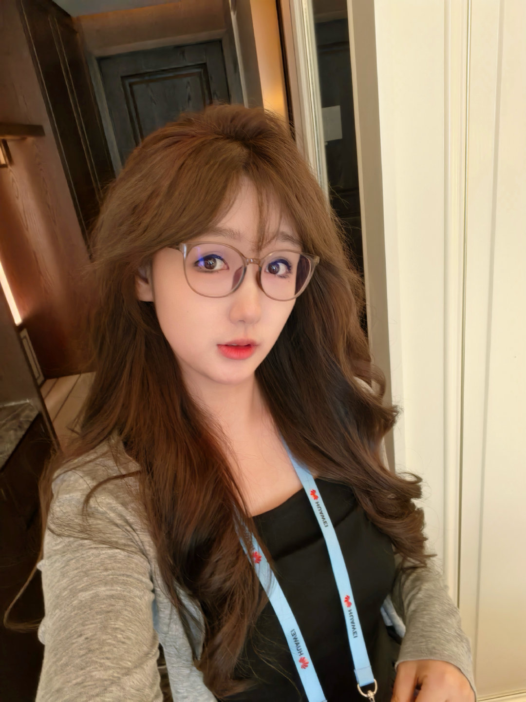 来参加华为智擎首个品牌日活动啦～一推开窗就这么美，这你受得了吗？ 