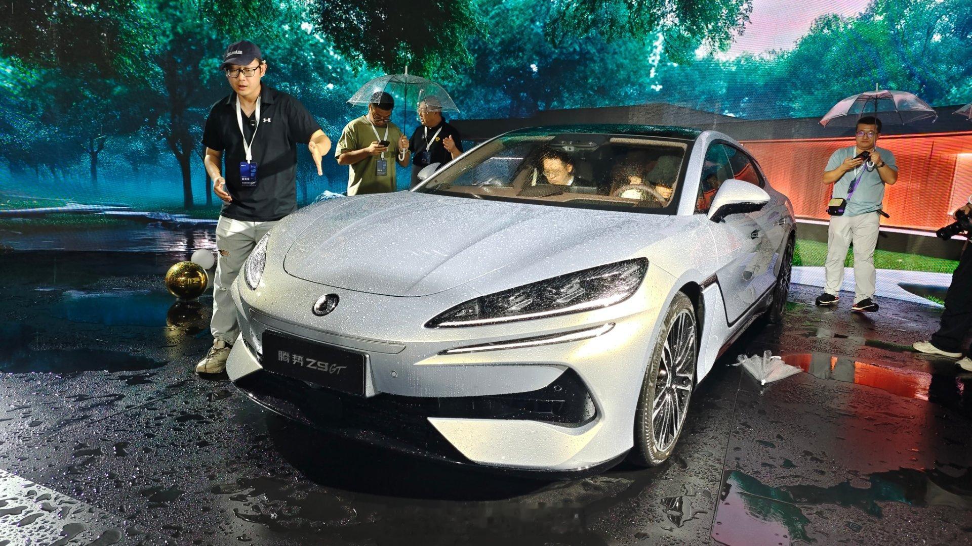 雨中的腾势Z9GT真好看！发布会马上开始了！#腾势z9gt上市标配易三方##大v