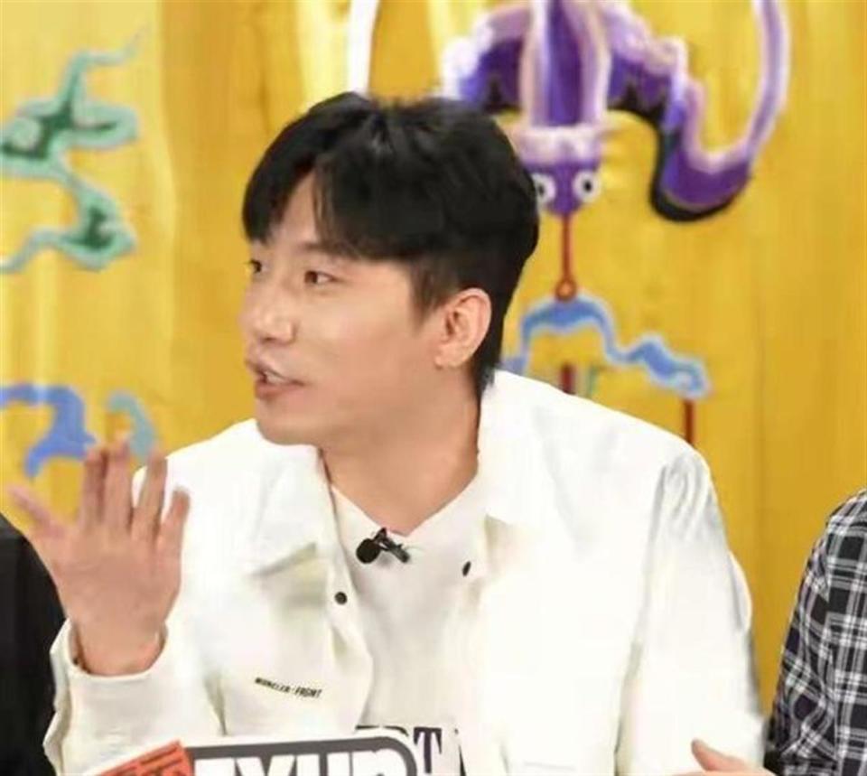 炸穿热搜！何九华跳过结婚官宣当爸，两岁女儿生母成谜，王鸥被推风口
 
德云社又一
