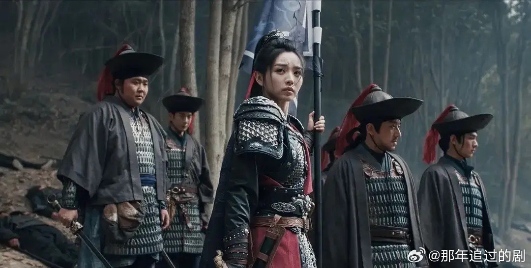 《逐玉》豆瓣口碑6.8分，超10万人评分，以三星四星为主，也就是说，这部剧比上不