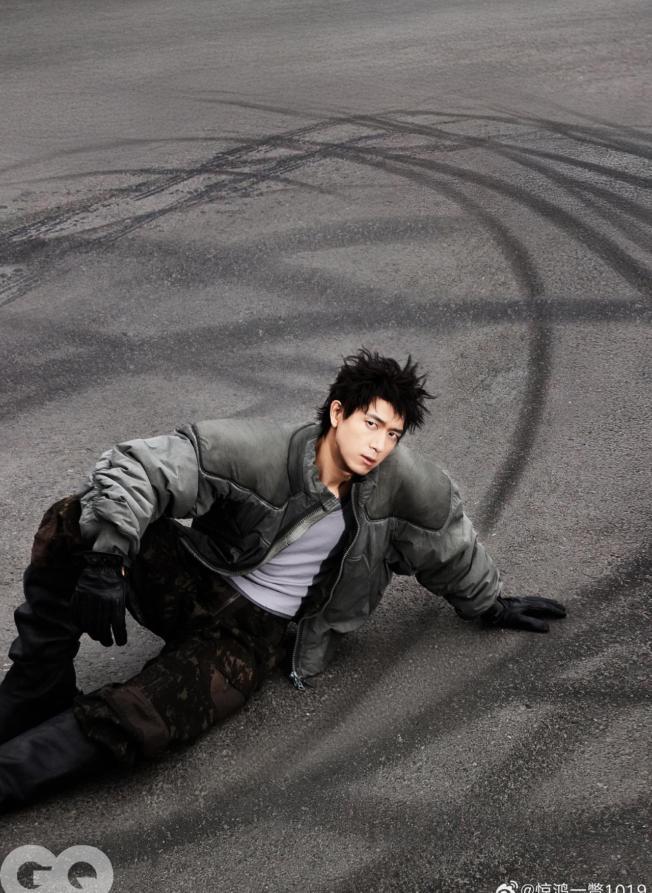 李现超话gq三月李现封面 lx 李现把白背心穿成权威单品李现风格大变 
  GQ