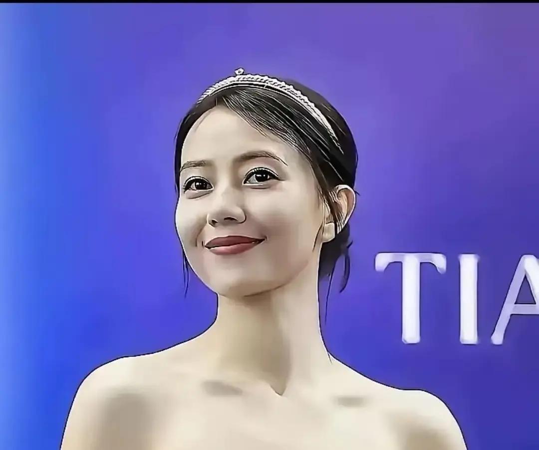 高圆圆当了30年演员，赚了几个亿，自己说“我是家里混得最差的一个”。

网友骂她
