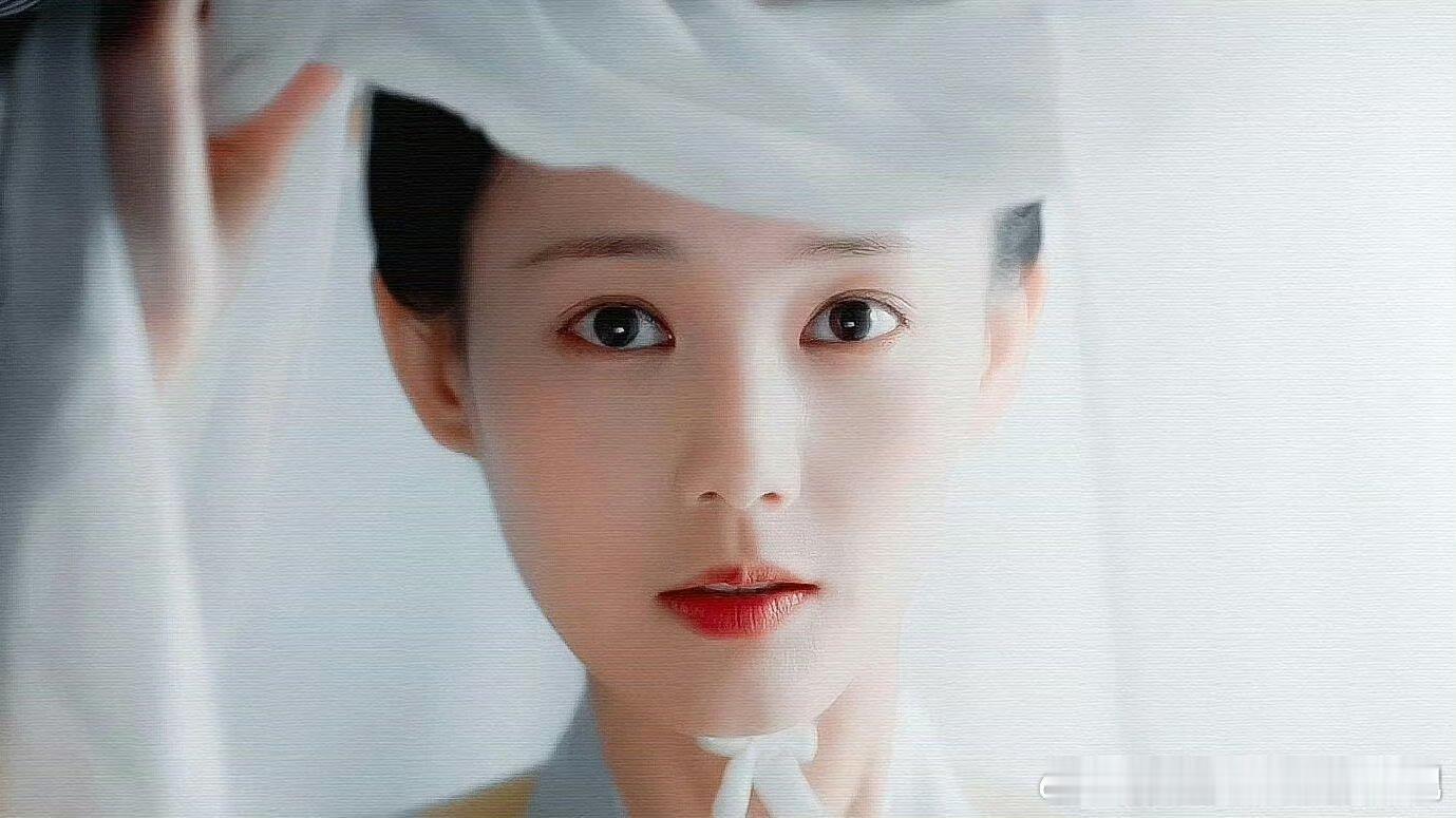 哭戏李一桐没输过宋一梦的哭戏，直接给我看破防了，眼泪慢慢涌出来，眼神里情绪变化好