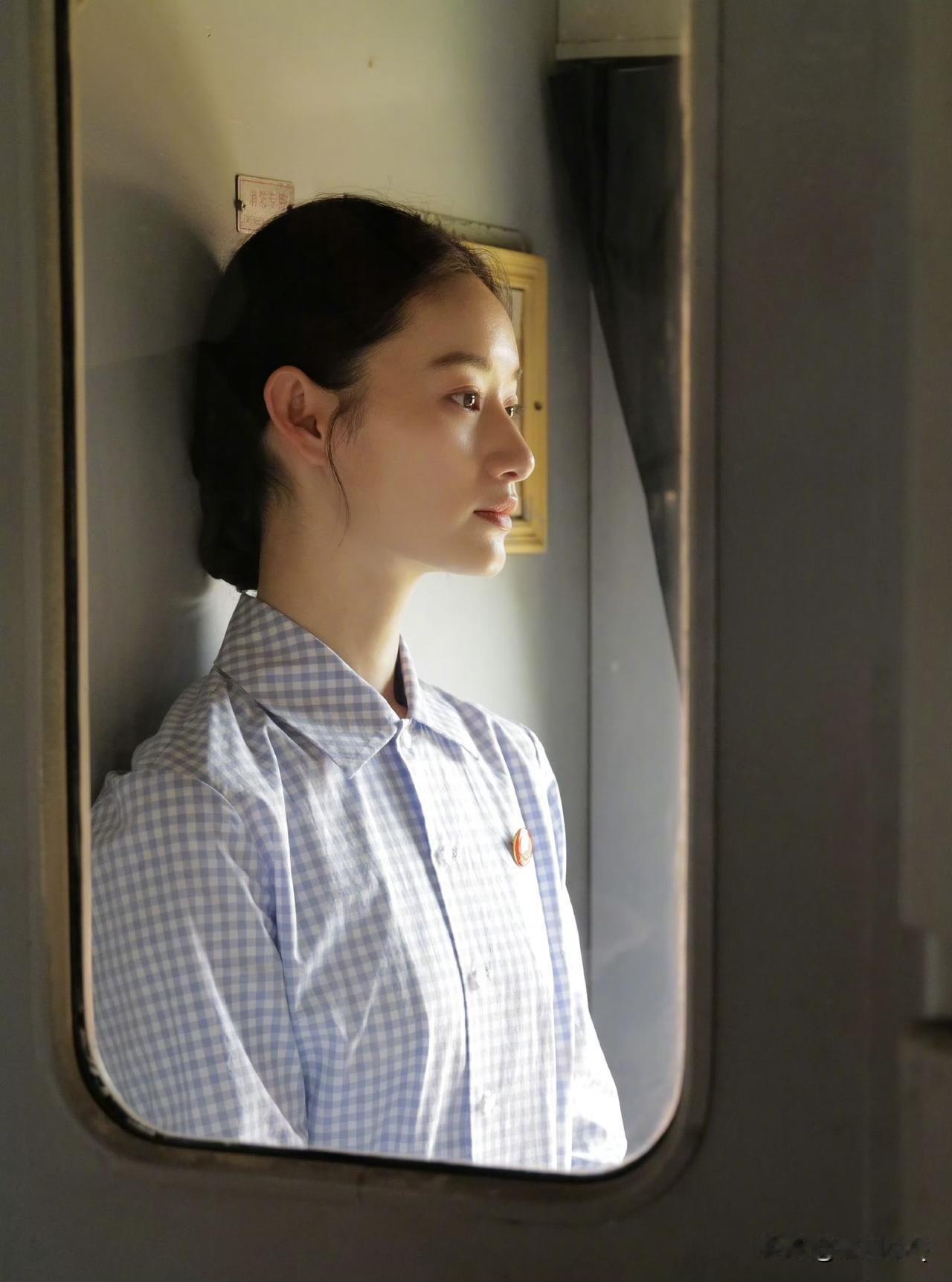 郭晓婷为剧中角色写感想，字迹写得太好看了，每个字都有笔锋，张弛有度，一看就是练过