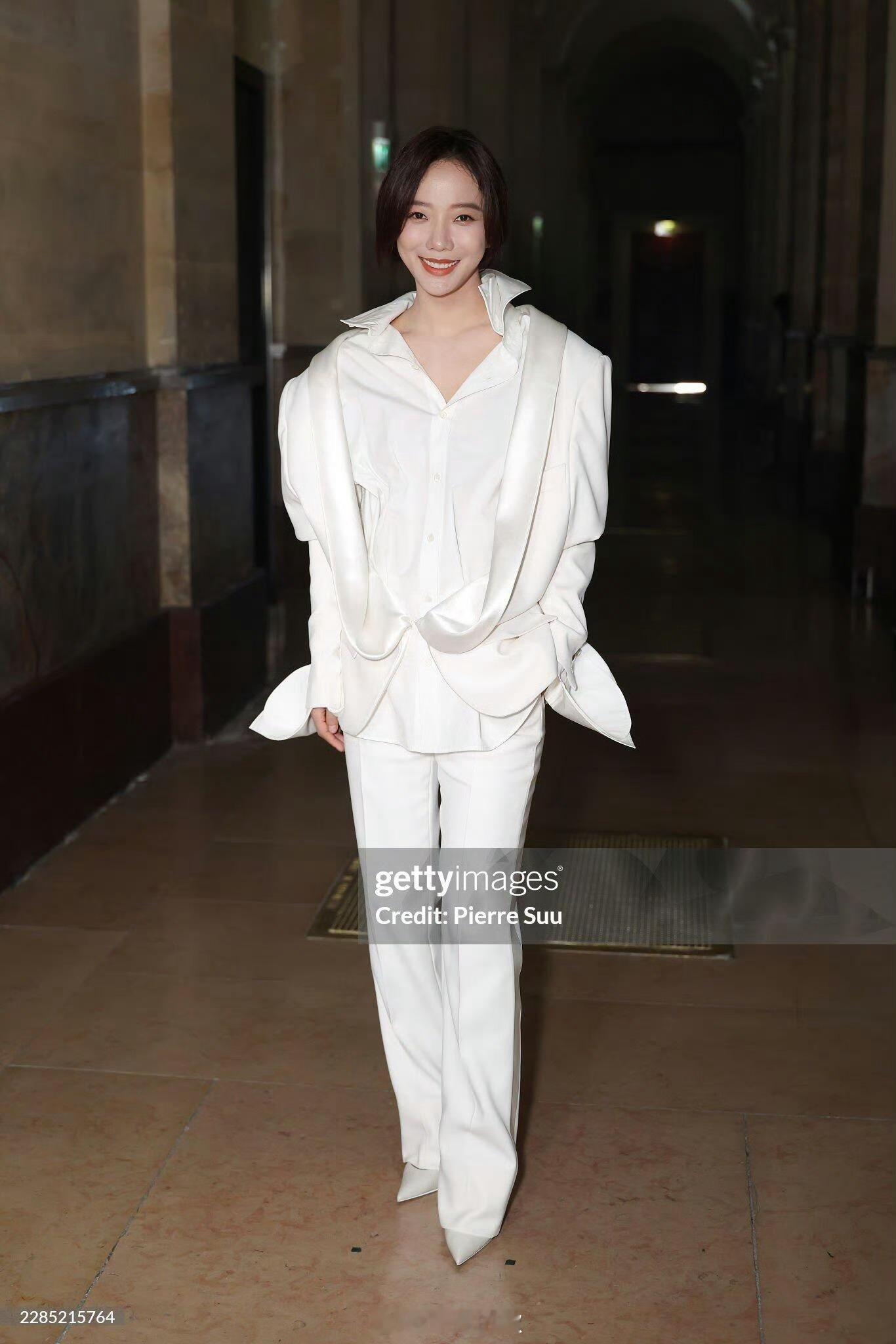 王珞丹抗住了G社镜头G社镜头是内娱照妖镜，却是王珞丹的美貌放大镜。无修无滤、随意