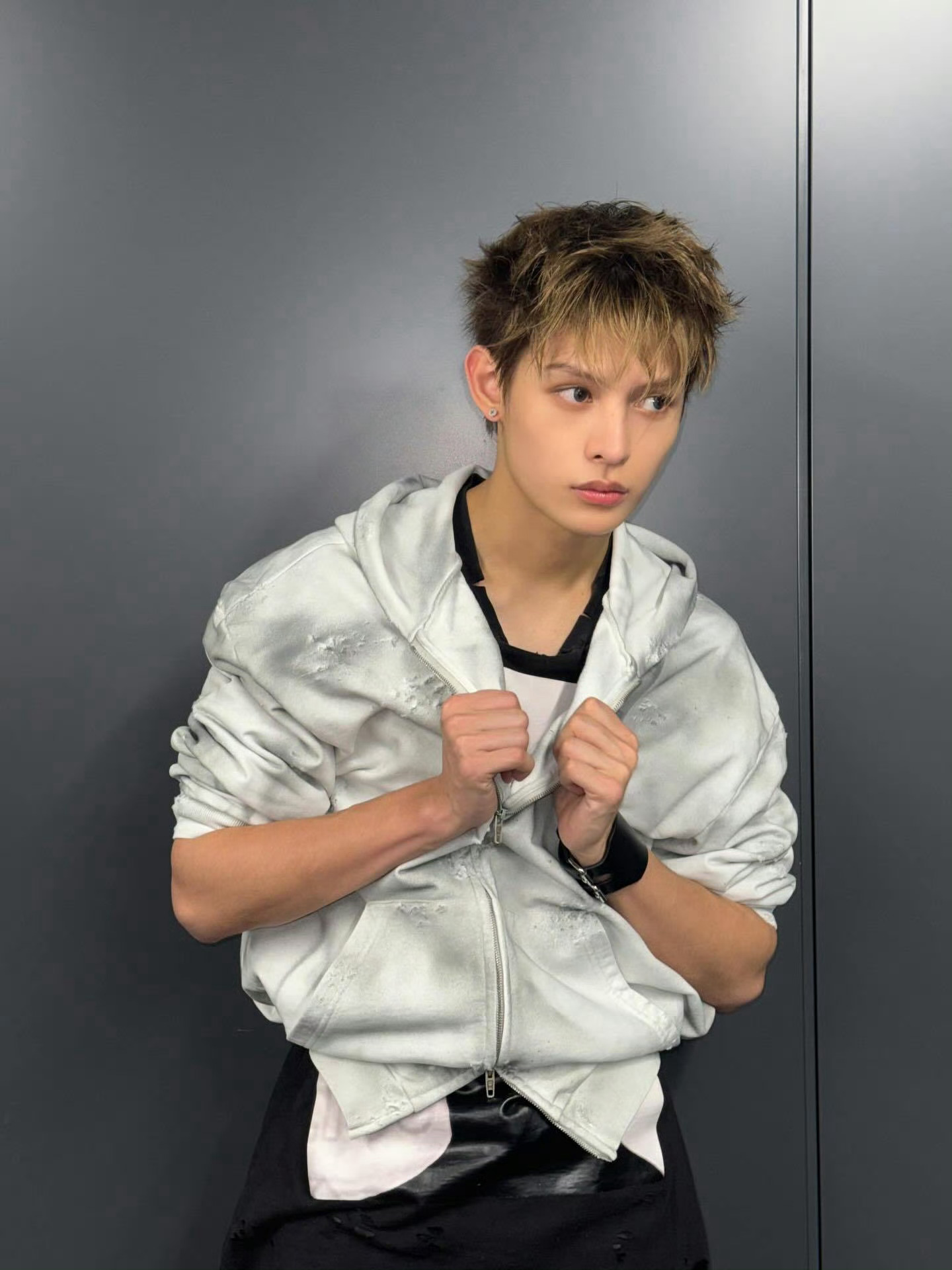 赵雨凡JAMES 🦅赵雨凡 詹咪詹咪告诉我，谁是世界上最可爱的小猫🐱 