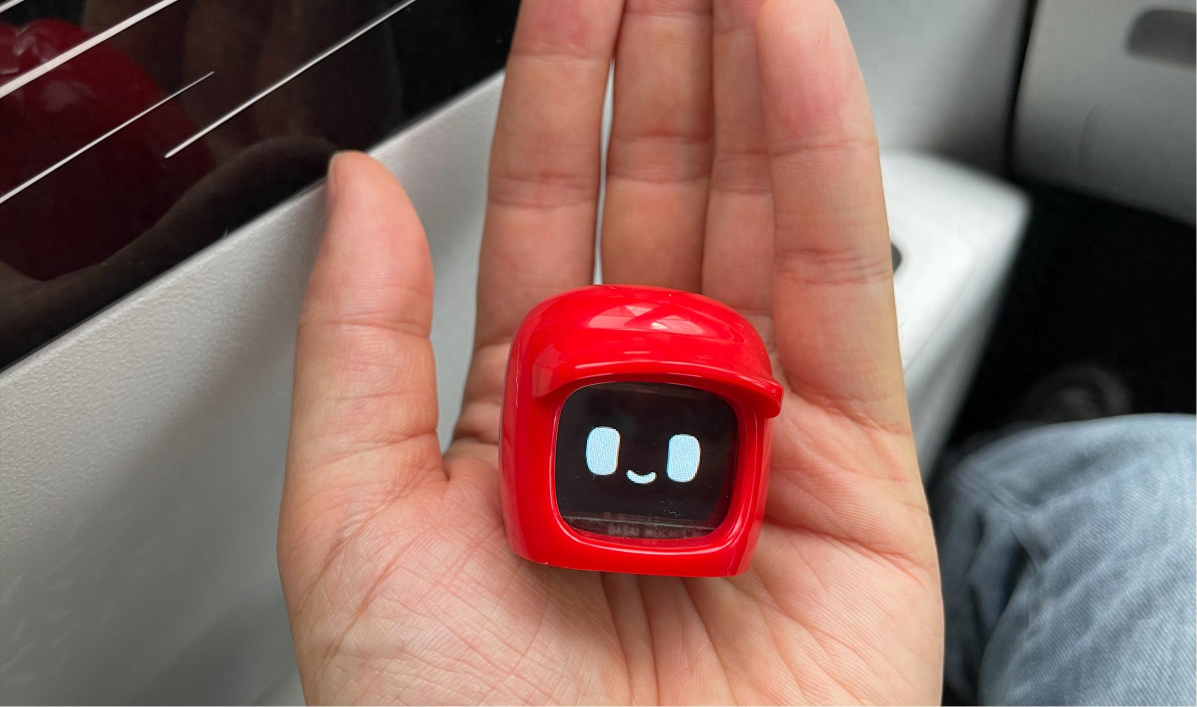 500 块的「电子宠物」，治好了我的「路怒症」｜New Things