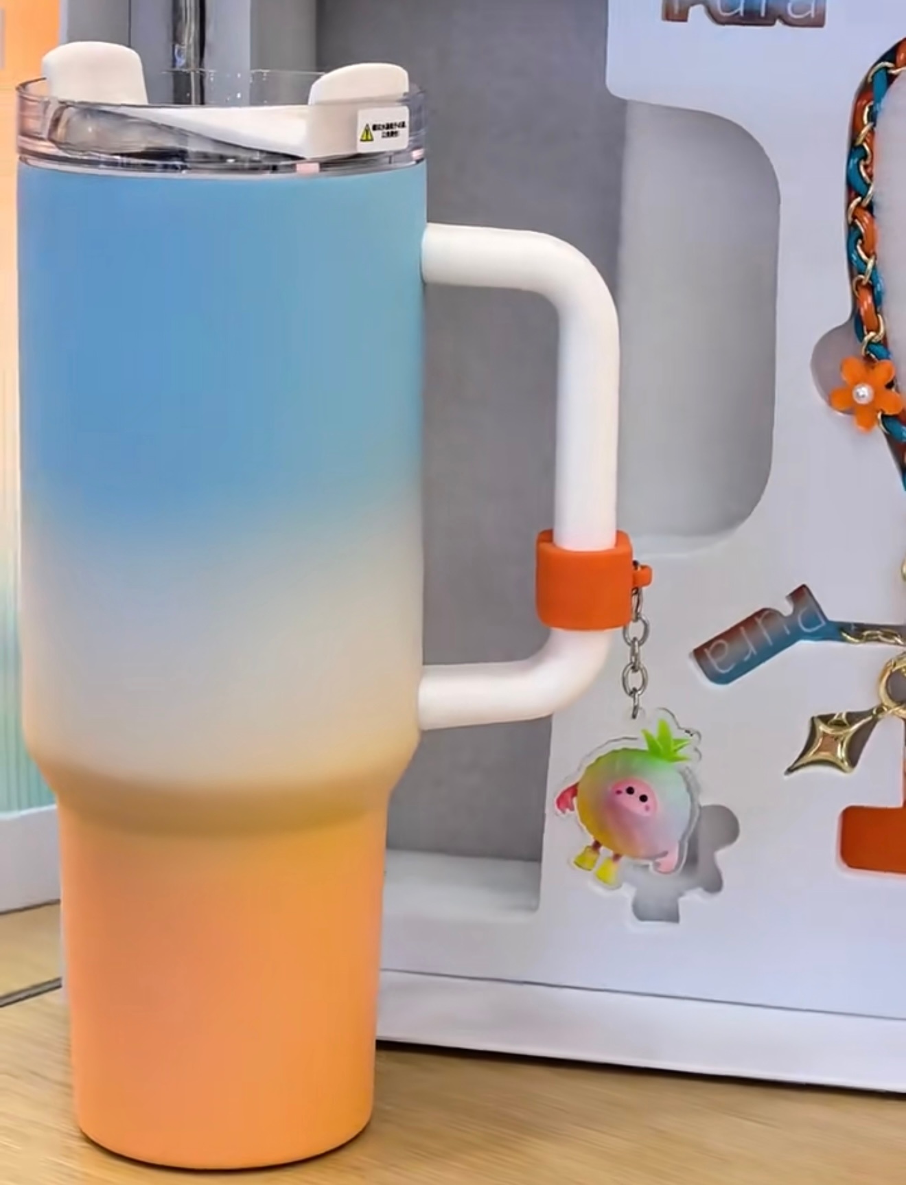 pura90 首销礼，橘子海同款运动水杯，记得到店咨询！ 华为Pura系列新品发