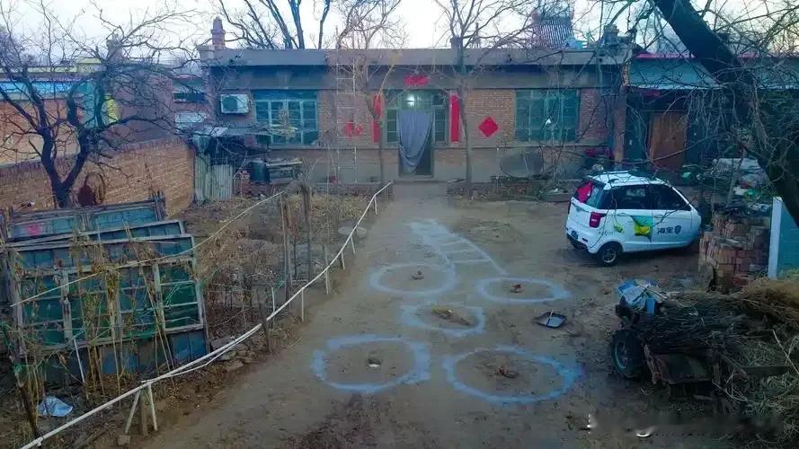 在民间传统里，正月二十四的“打粮囤”以及二十五的“崩囤”习俗，蕴含着人们对粮食丰