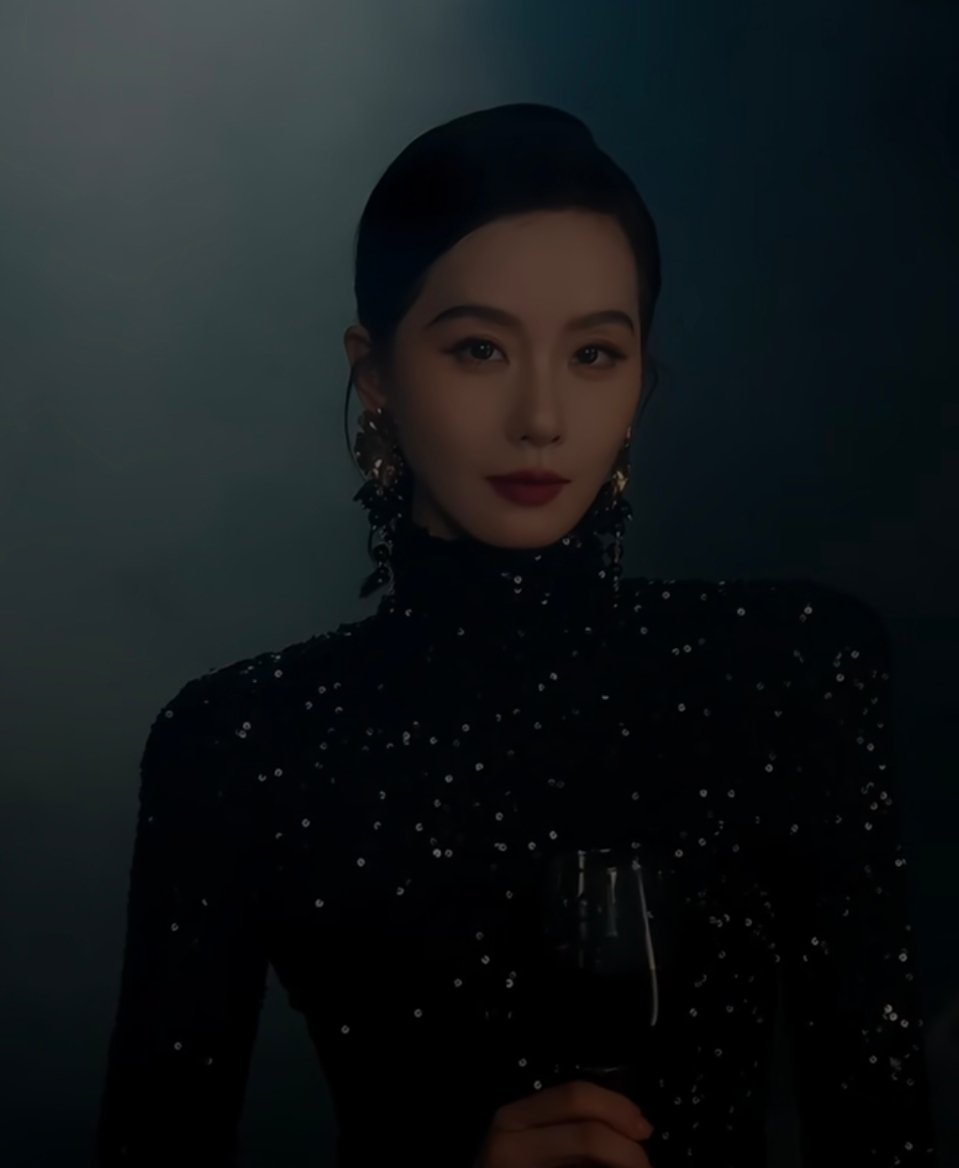 啊啊啊啊姐姐去演个反派吧，真的好带感[哈哈]好飒的刘诗诗，冲黑水的机器人没有冲过
