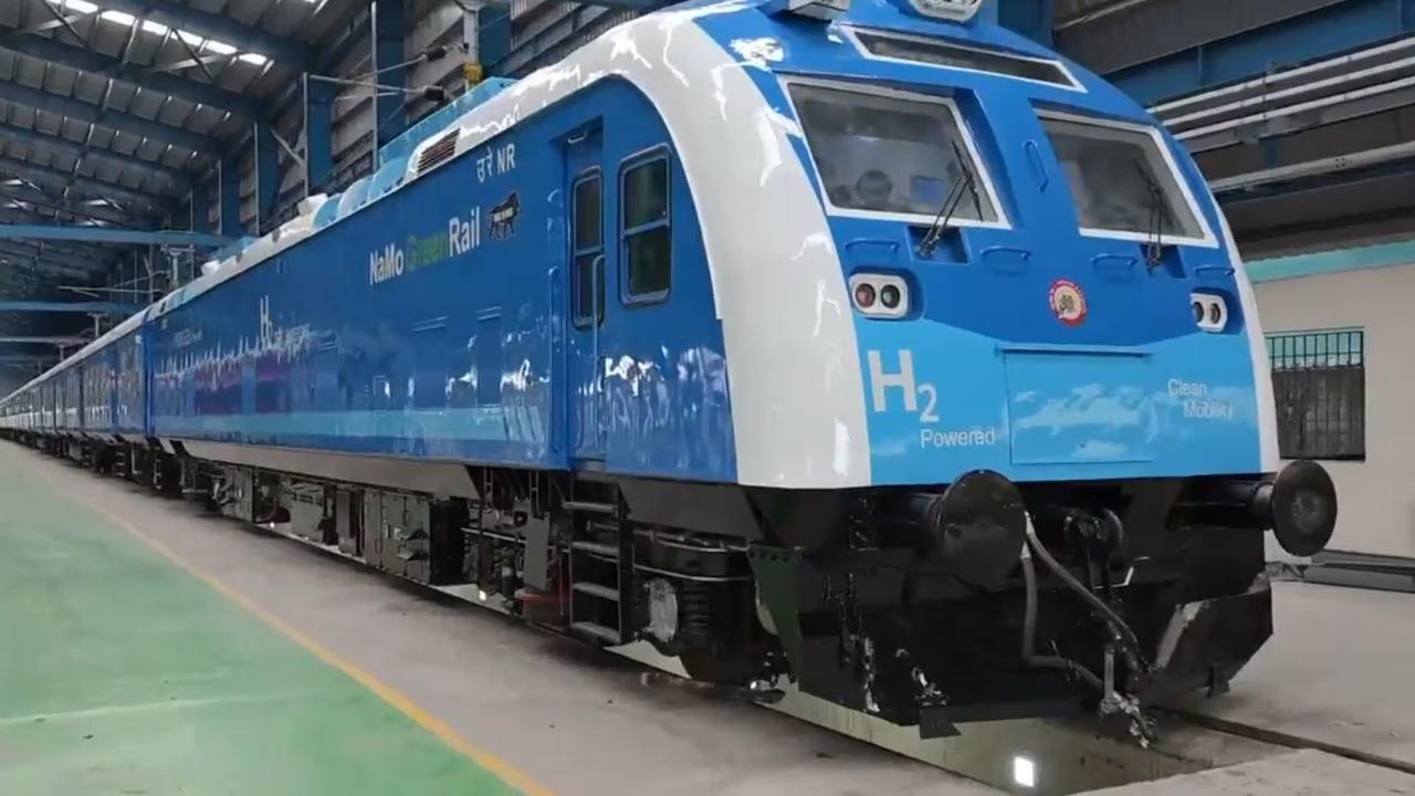 7月17日，印度即将开通首列国产氢能动力客运列车。

据印度媒体报道，7月17日