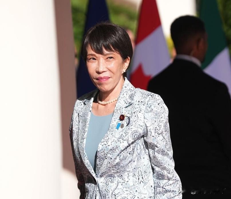 日本内政外交日益陷入危机之中，高市早苗却说，她不知道内阁支持率为什么下滑，因为“