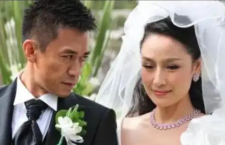 2009年，王学兵娶了美女孙宁，孙宁又买房又办婚宴，结果所有的礼金，却被王学兵的