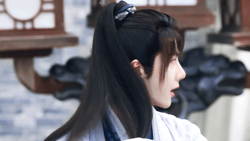 保险杠急救中心  清晨的完美就如青草般芳香，如河溪般清澈，如玻璃般透明，如甘露般