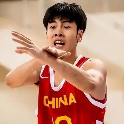 18岁国篮球天才张博源冲击 NBA，他加盟美国四星高中，将征战最强联赛 EYBL