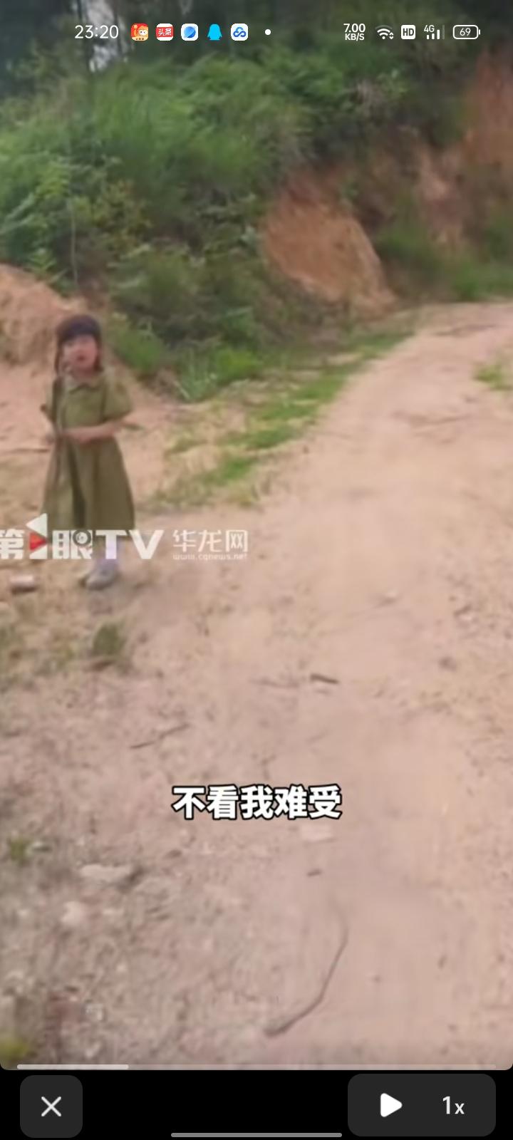 5月16日，安庆市岳西县。孩子妈妈朱女士称，老公是去年六月去世的，女儿每次路过爸