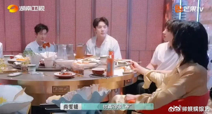 李佳琦[超话]李佳琦承认自己很内耗谁看了李佳琦聊内耗不戳心啊！坦诚自己的问题还积