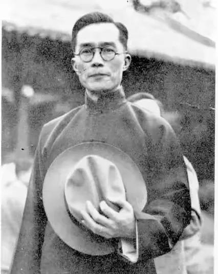 1949 年，历史的浪潮翻涌，一批民国名人大师跟随校长前往湾湾，他们的命运也随之