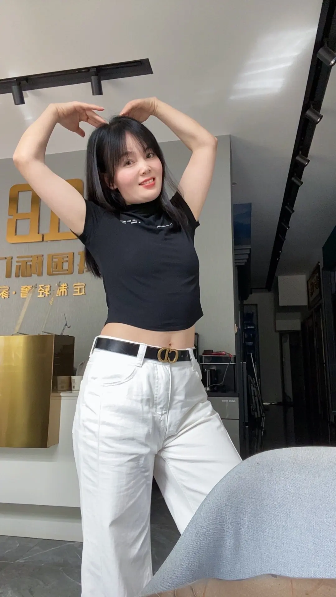 该吃吃，该喝喝，爱人先爱己。小个子也能穿的大裤腿裤，好看又洋气，买了几...