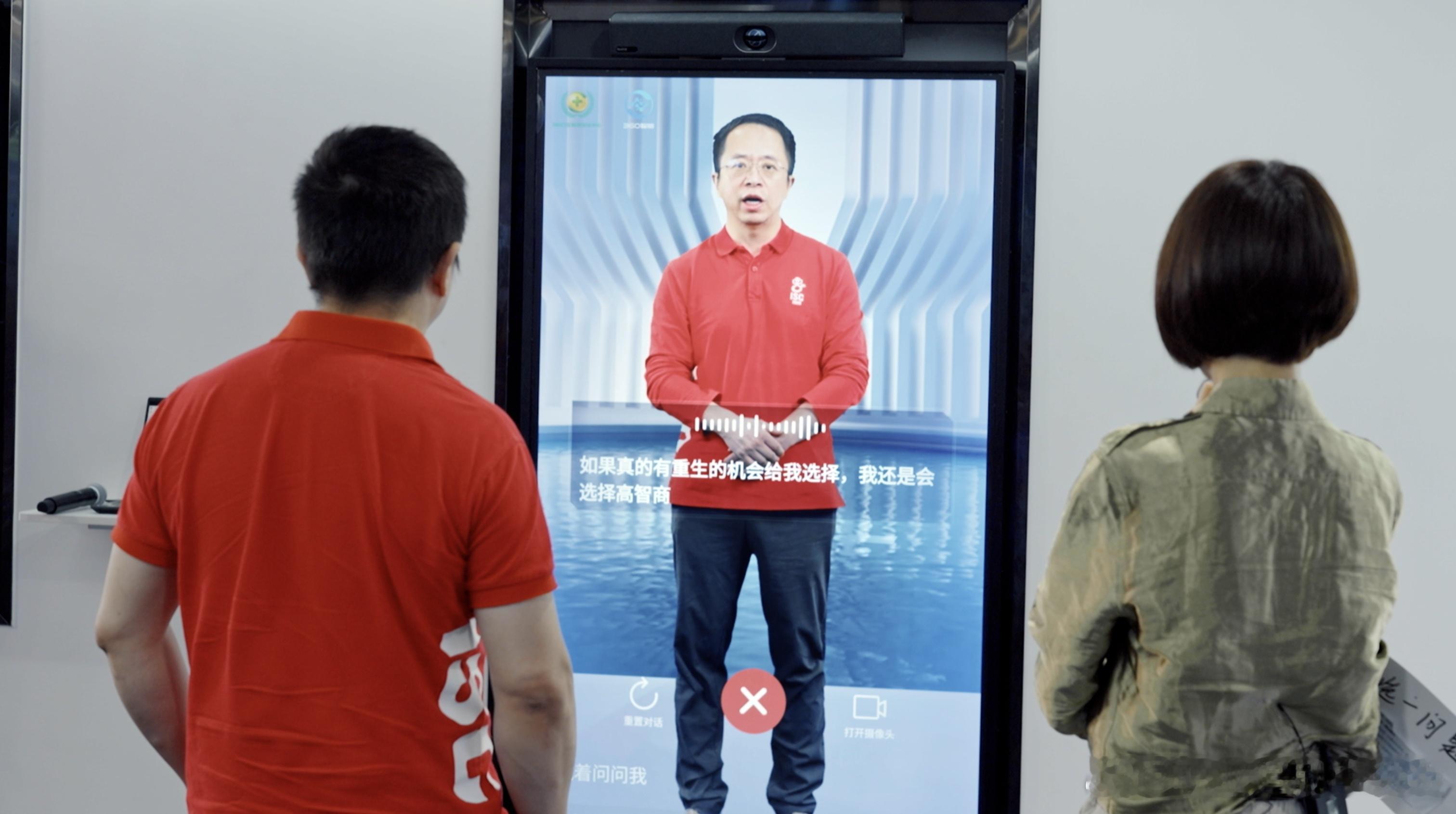 #鲁豫真的拼了克服恐高攀岩12米##鲁豫为了采访真是拼了# 哈哈哈鲁豫在《热浪之