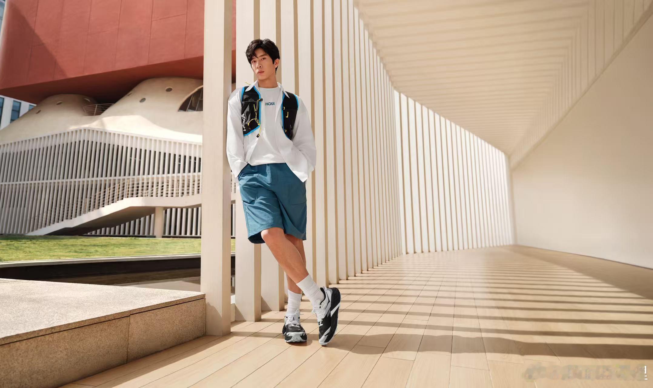 坐等罗云熙上海音乐节！舞台穿搭+HOKAbuff叠满，舒适与颜值双在线，怪不得大