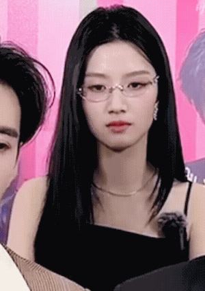 江湖夜雨十年灯竟然大结局了扑的悄无声息，两主演后续资源肯定会降级，本来周翊然还靠