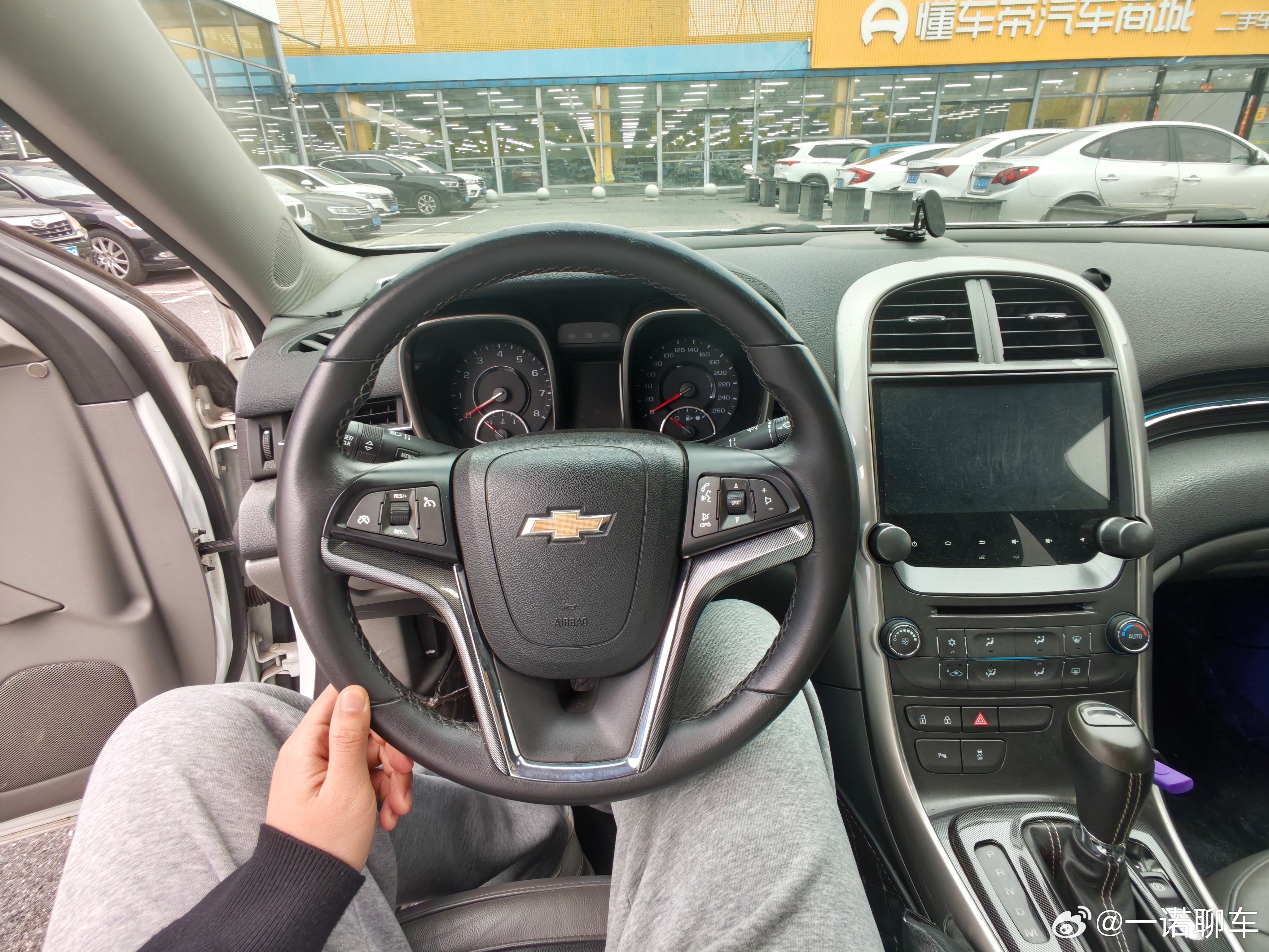 一万多块钱 这么大个B级车 还可以哈哈哈 最新到店一台回锅肉  之前卖出去的 车