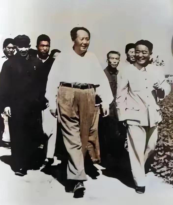 再大的本事，离开人民也一事无成
 
为什么有的事轰轰烈烈却难以为继，有的事普普通