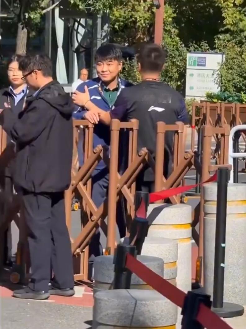看到饭圈公开嘲讽王皓，就明白为什么最近男乒运动员在采访时都谈到了饭圈的问题！WT