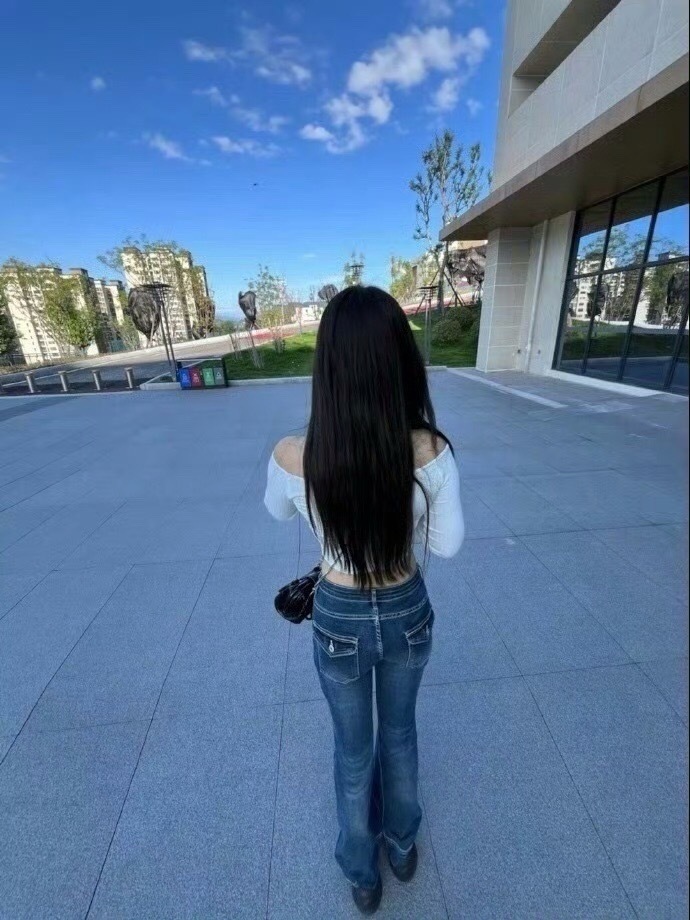 下雨天就适合待在家里哪都不去。   