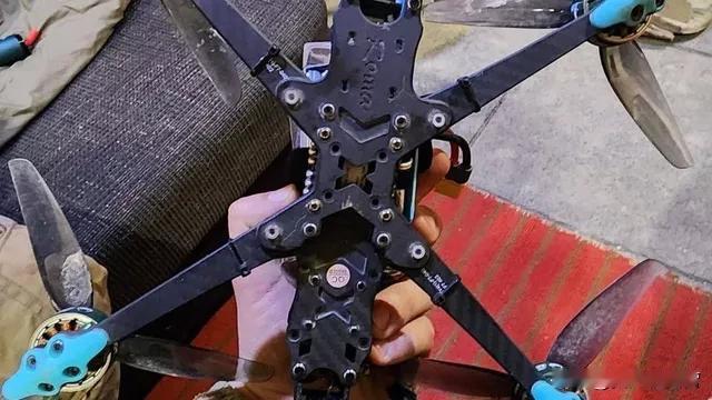 德国给了俄罗斯当头一棒！
路透社消息证实，德国将为乌克兰提供巨额资金援助用于生产