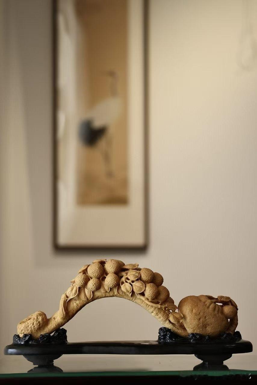 黄杨｜大吉大利

这件东西，先是“形”打动人，
再是“意”留住人。

一弯如意，