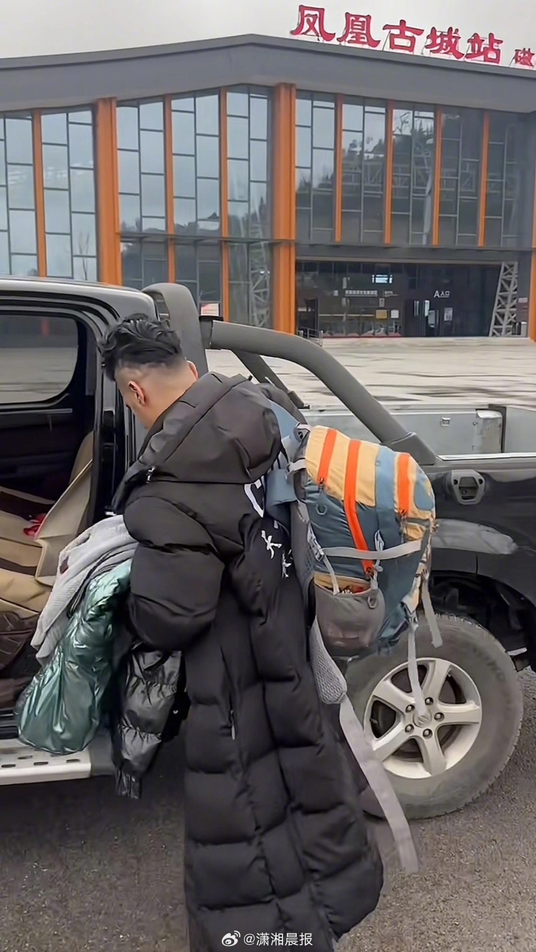 【#在华泰拳教练辞职回伊朗陪伴家人#，#老板回应泰拳教练辞职回伊朗陪家人#：他在