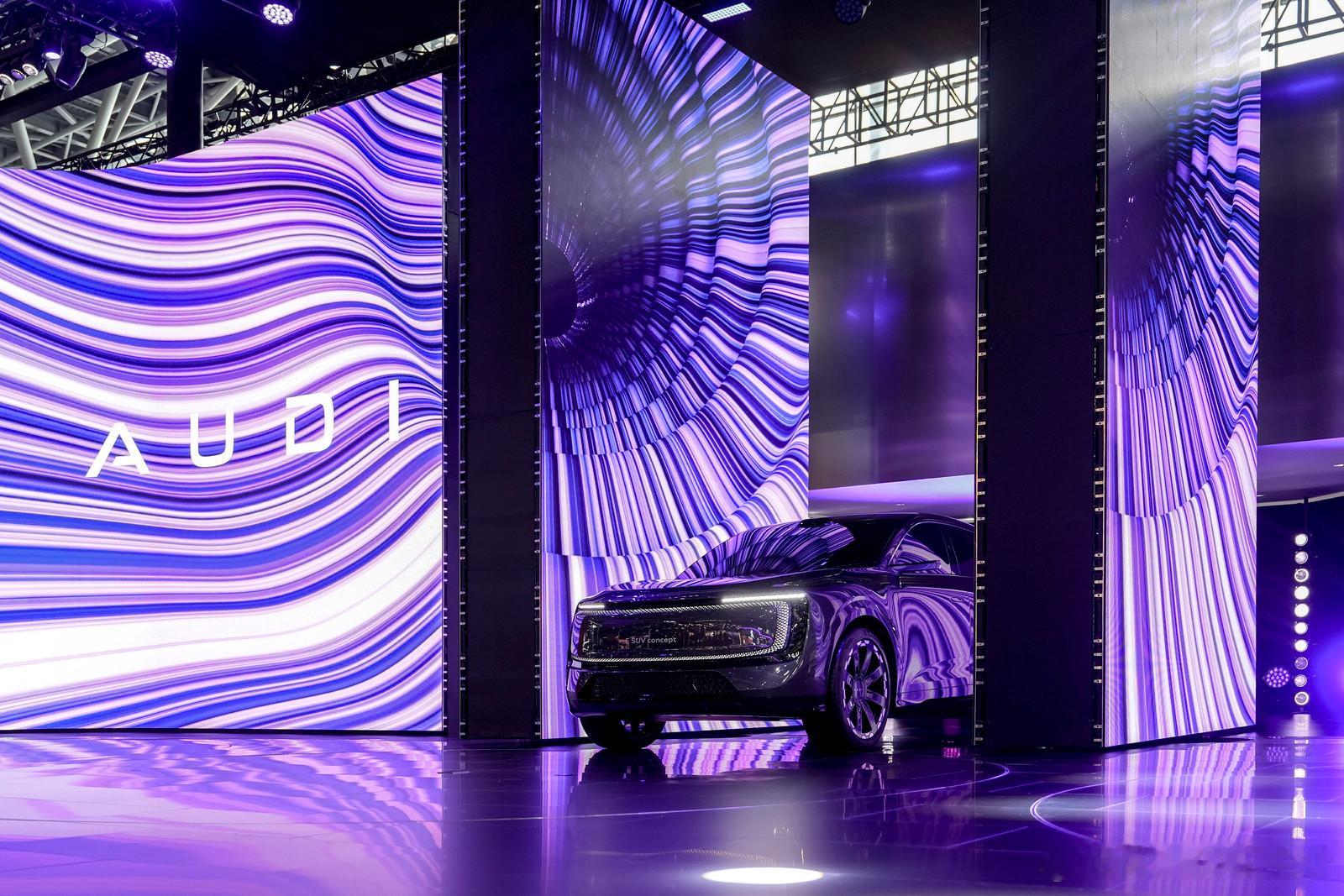 逛广州车展被一款新能源狠狠圈粉！20多万的价格，居然能有这么高的配置，真的惊到我