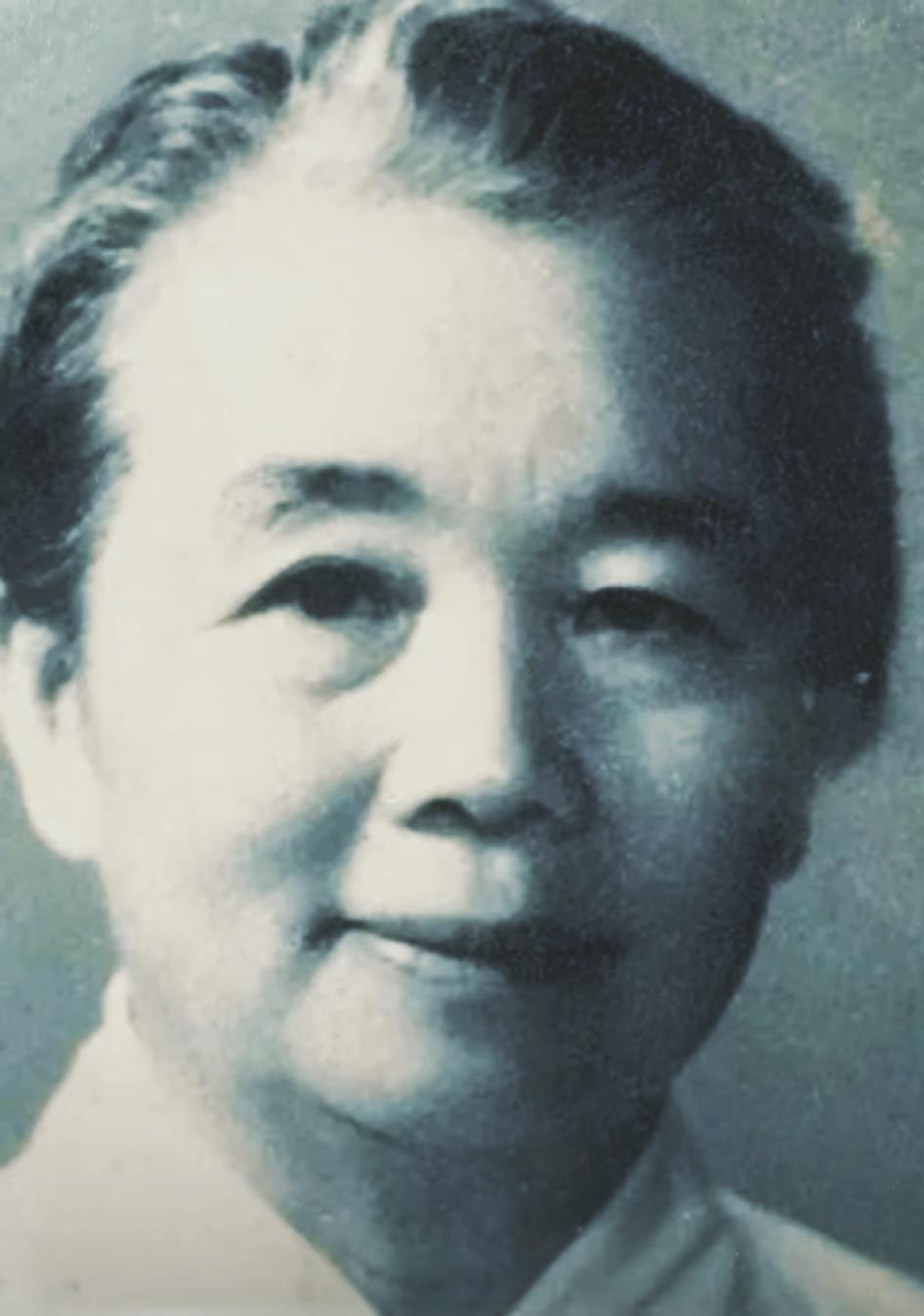 1937年，女红军张琴秋被抓后，1名马家军的旅长厉声喝问她：“你是不是张琴秋？”