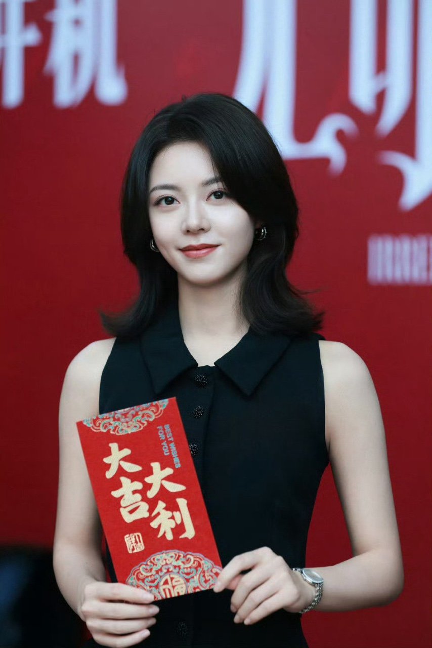 赵今麦无可替代杀青赵今麦徐迟今日杀青期待新剧里不一样的赵今麦！ ​​​