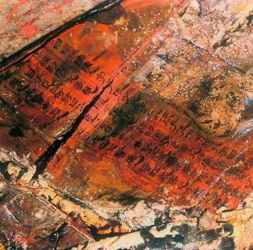 我滴乖乖！海昏侯这位老兄可真行啊，躺地下两千年还不忘给咱们送惊喜——把秦汉时期全