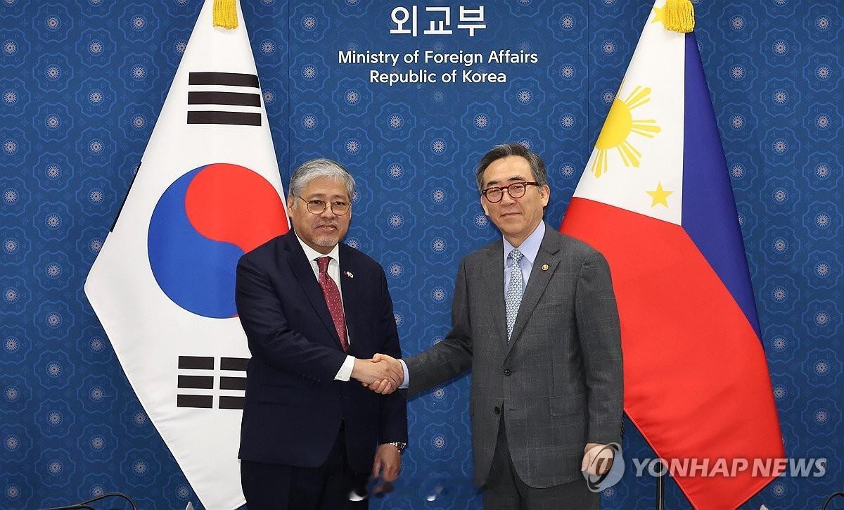 韩国和菲律宾将建立“战略伙伴关系”据韩国外交部7日消息，外交部长官赵兑烈当天在首