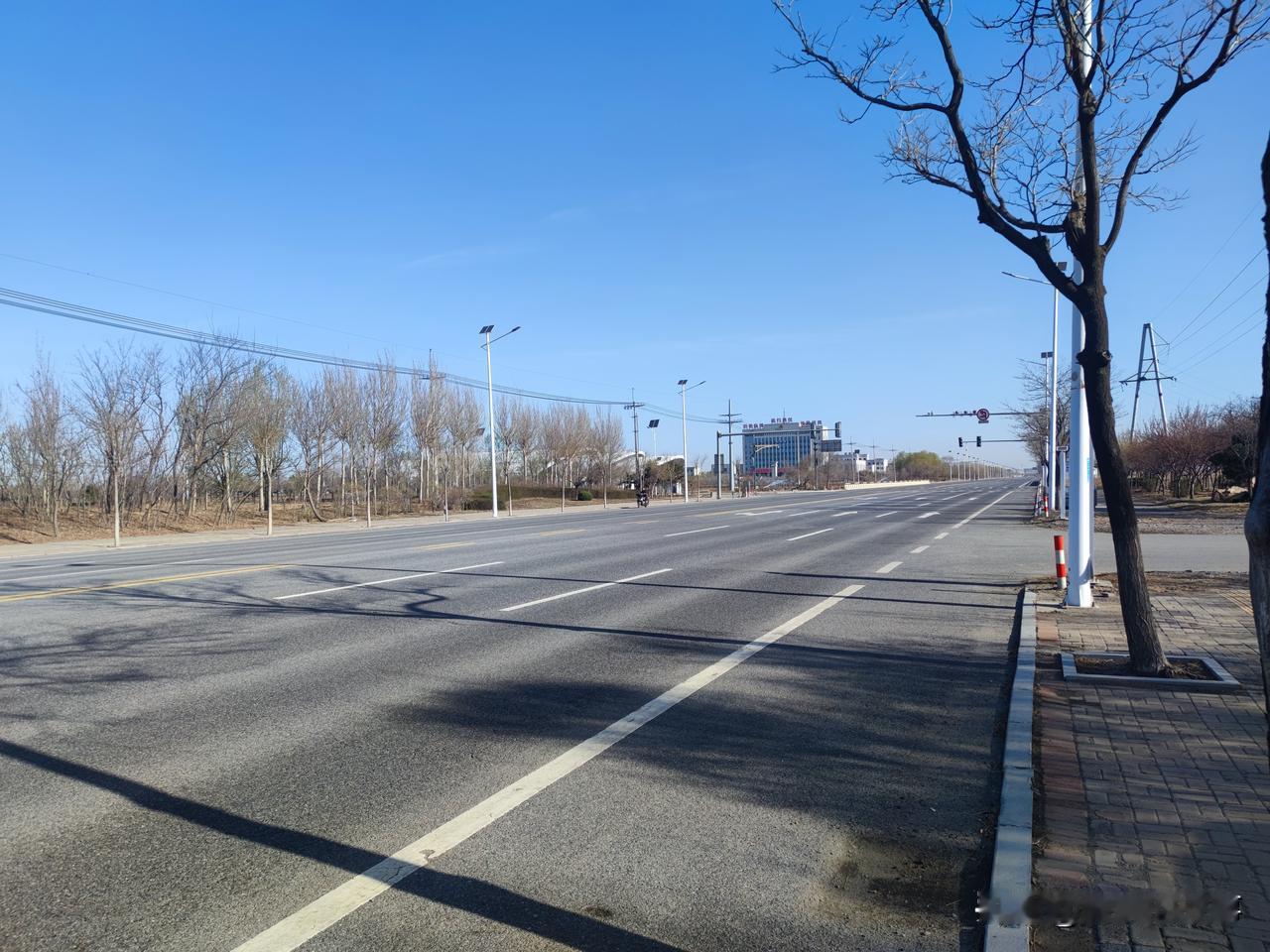 来锦州龙栖湾这上班一周了，谈谈我的感受，龙栖湾工业园很少人知道，但是他还有个名叫