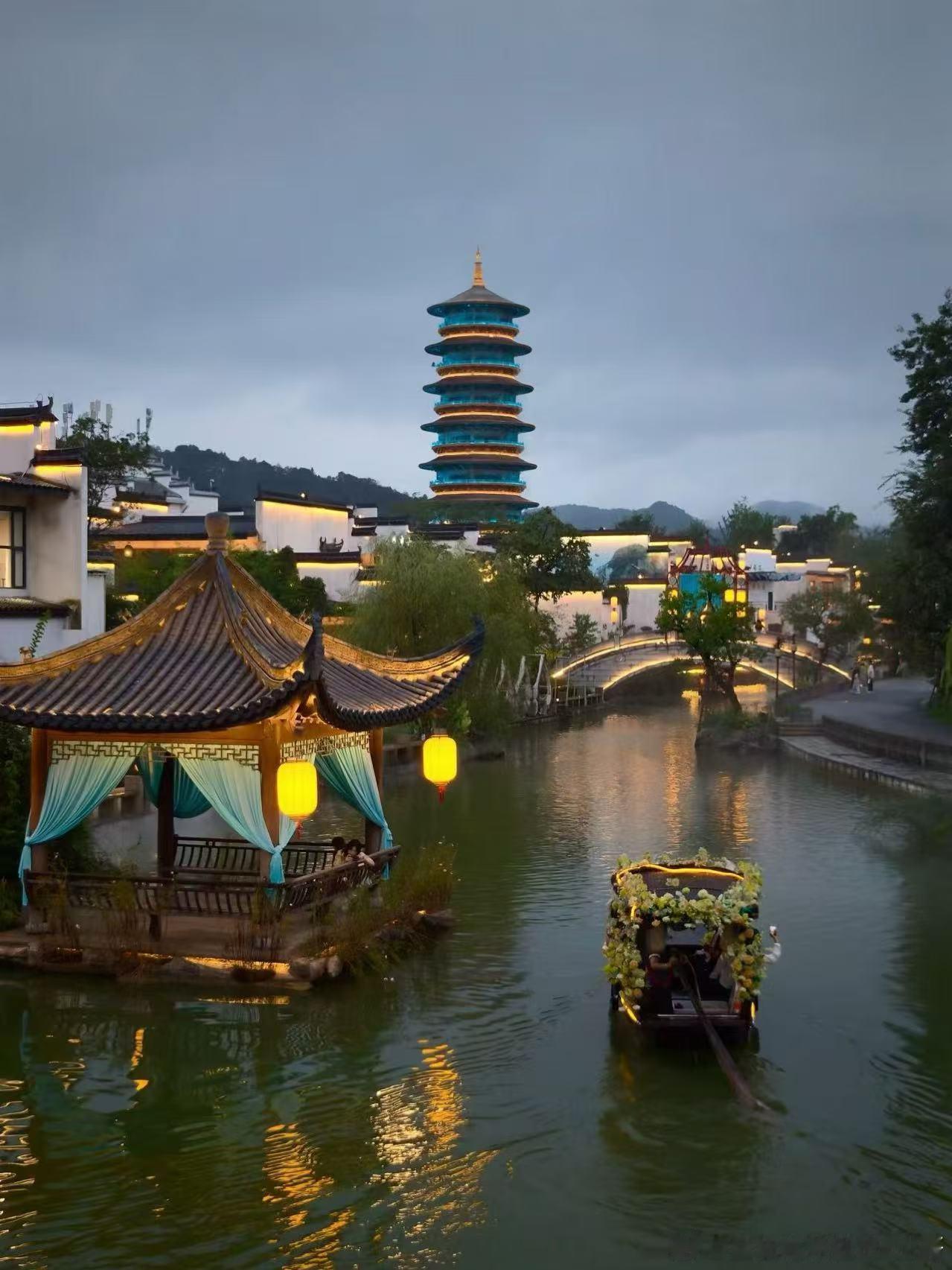 近期川哥旅行所拍~婺源水墨古村总能找到片刻平静黄金金价别让贫困生喝咖啡争议撕裂舆