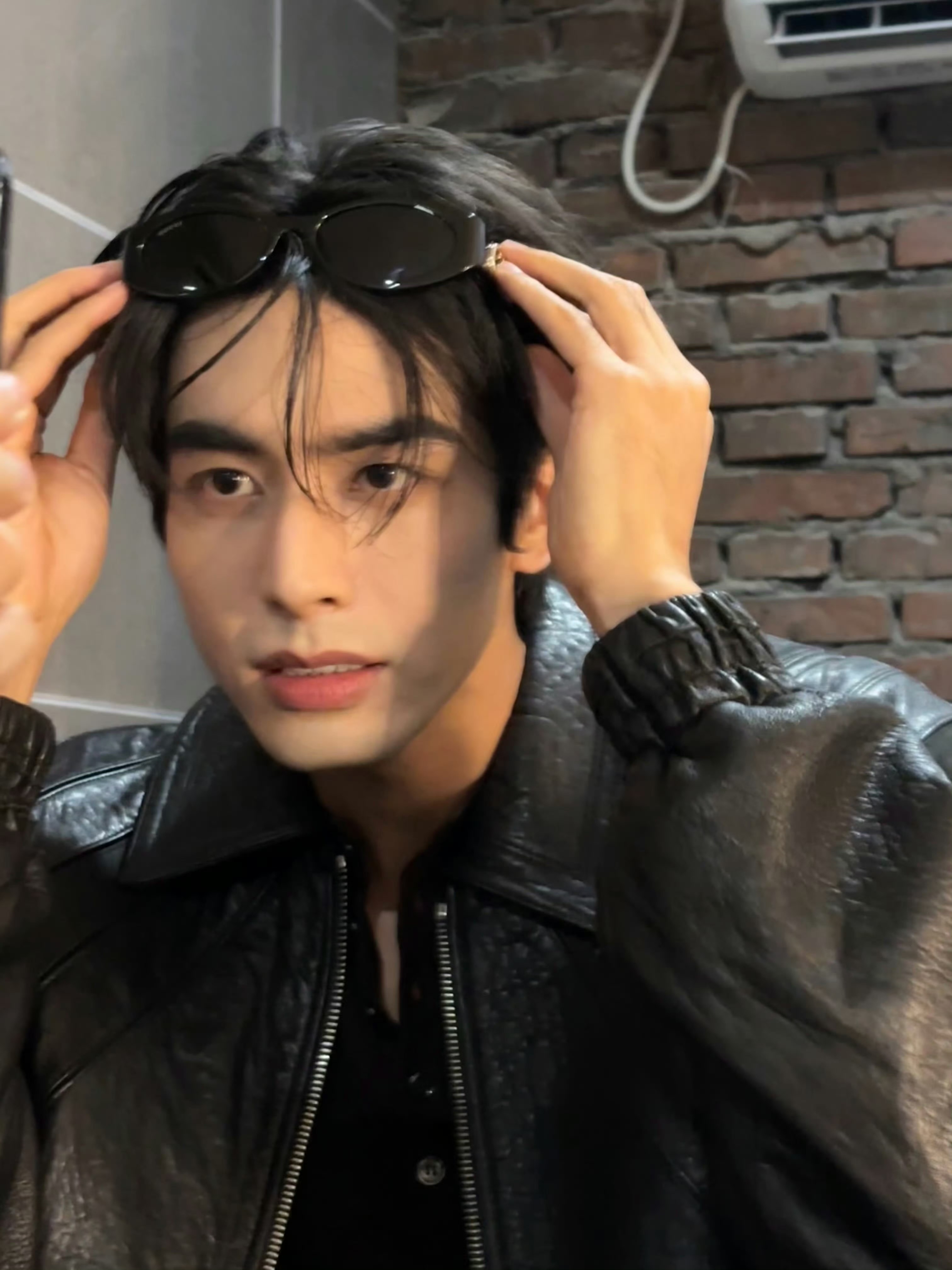 宋威龙颜值好能打 