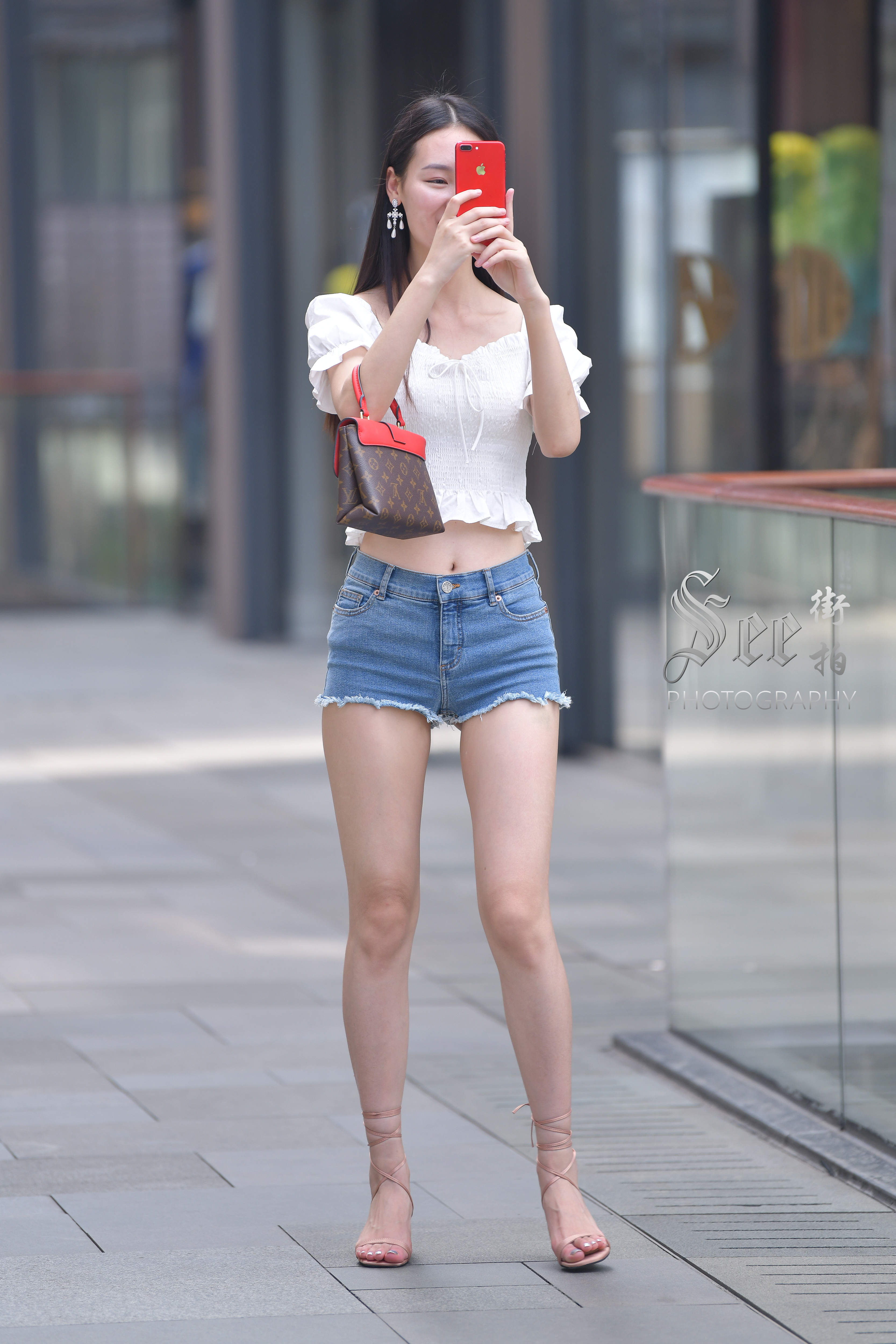 牛仔短裤高挑靓丽美~~ ​​​