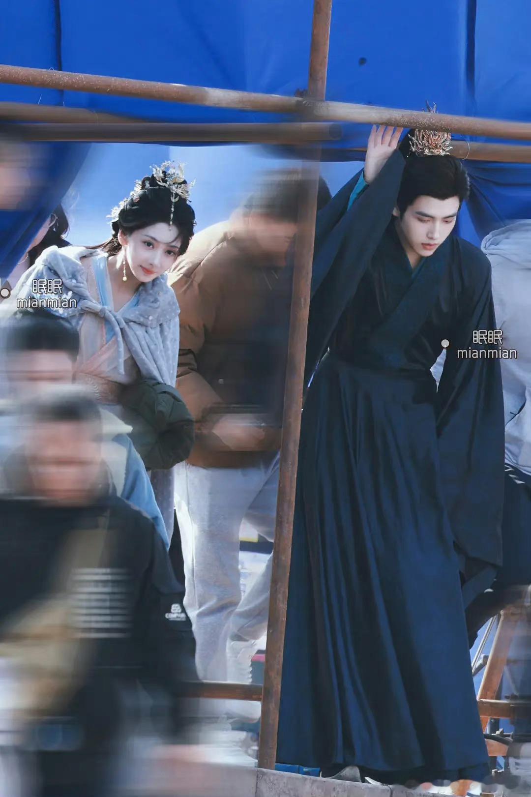 献鱼男女主同框路透，王影璐真的好漂亮。 ​​​