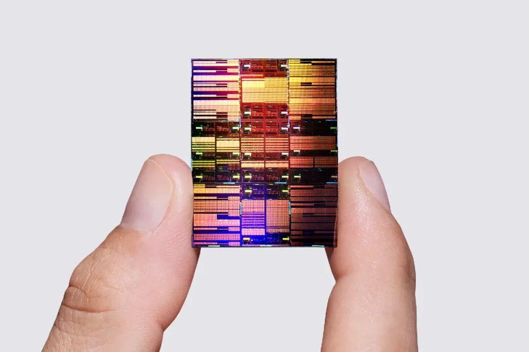 6月25日，IBM在VLSI 2026论坛上发布全球首个亚1纳米芯片技术，节点定