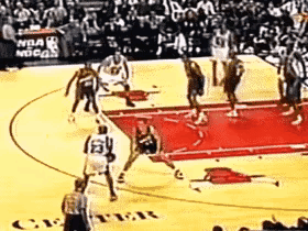 乔丹的急停后撤跳投！