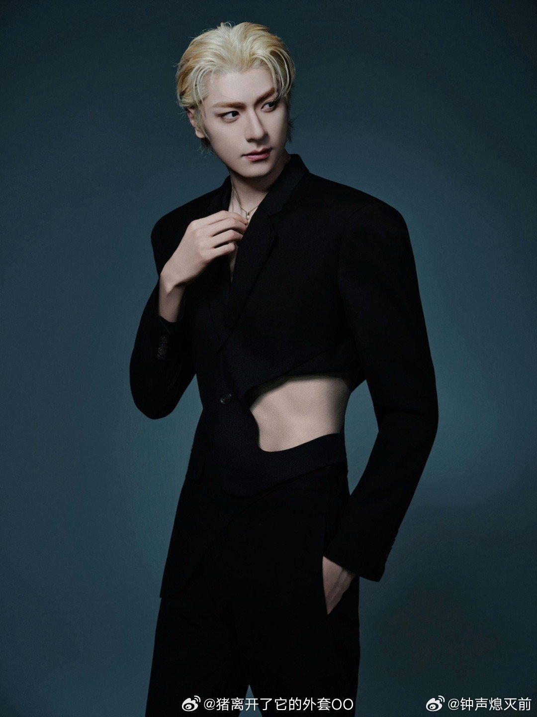 等下 他是爱豆出身么 很少见纯演员出来的拍这种风格 