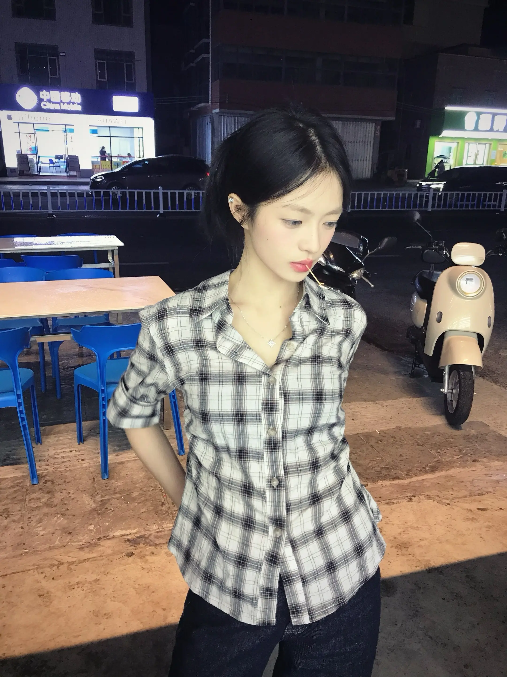 嘿 女孩 一起吃饭吗