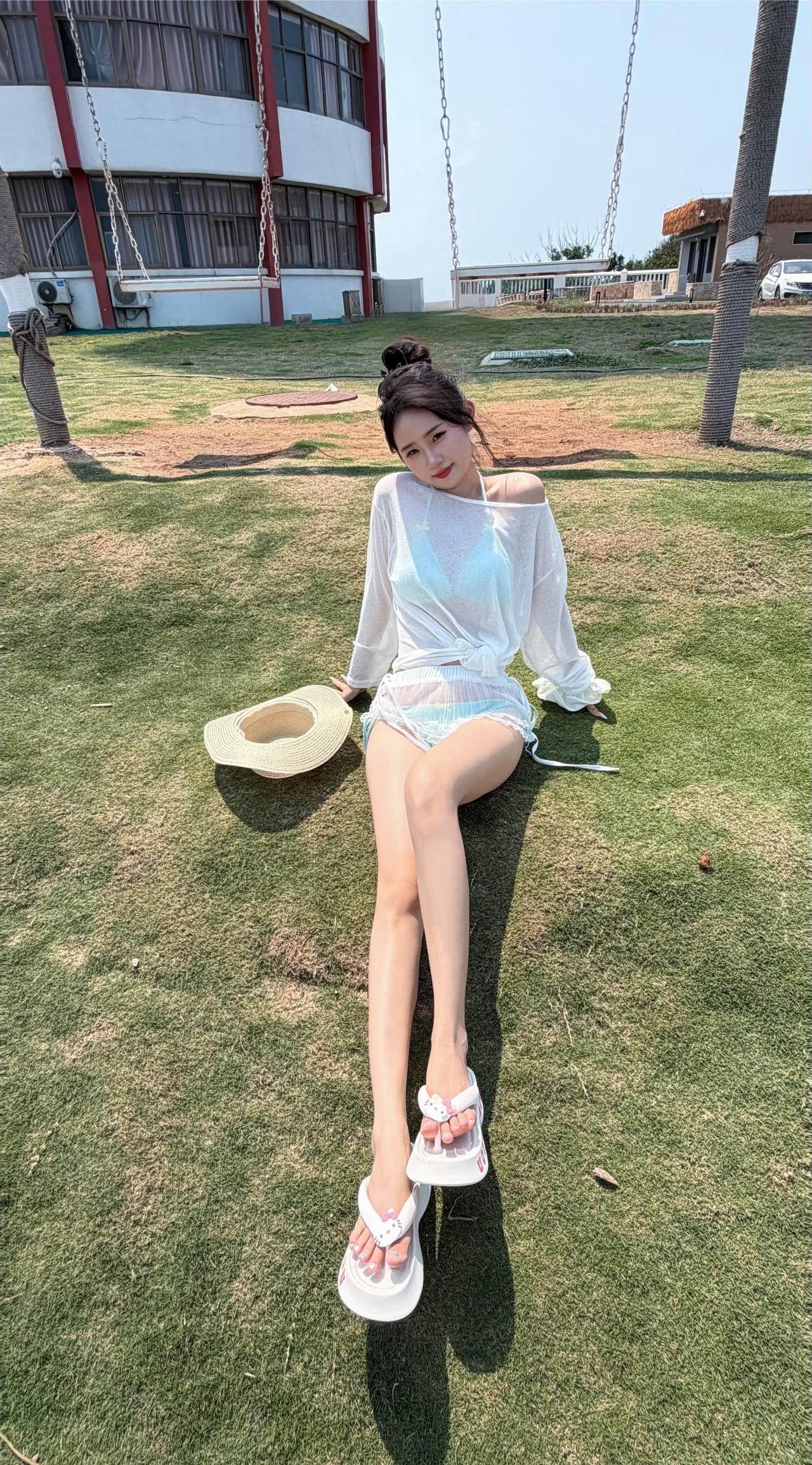 谁说夏天不能穿裙子，
就浅过一下夏天吧！

长裙夏天穿搭 夏日穿搭﻿ ﻿ 夏精致