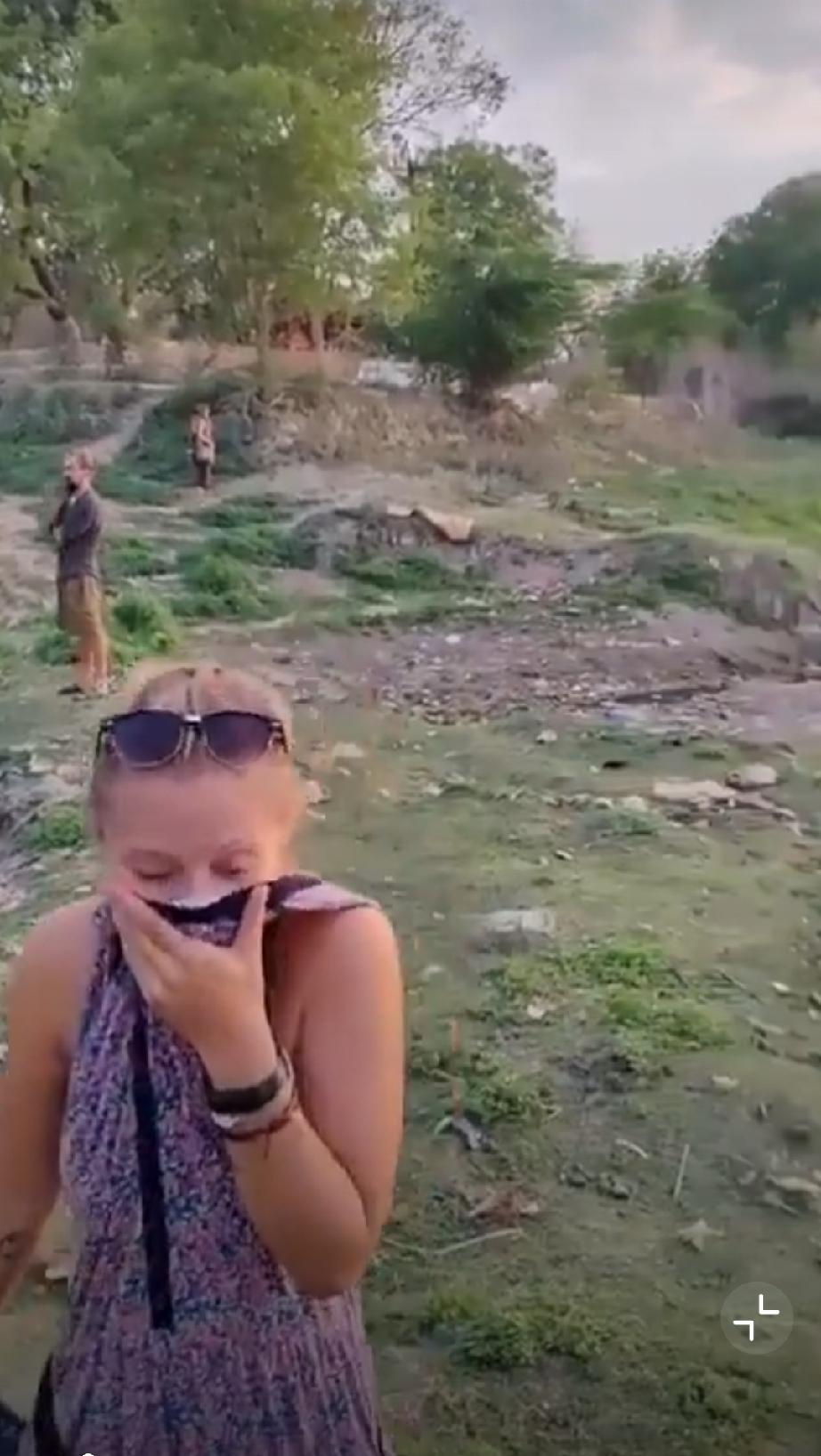 一位波兰女性参观了印度政府不希望游客看到的泰姬陵周边地区。该名游客的行为不值得效