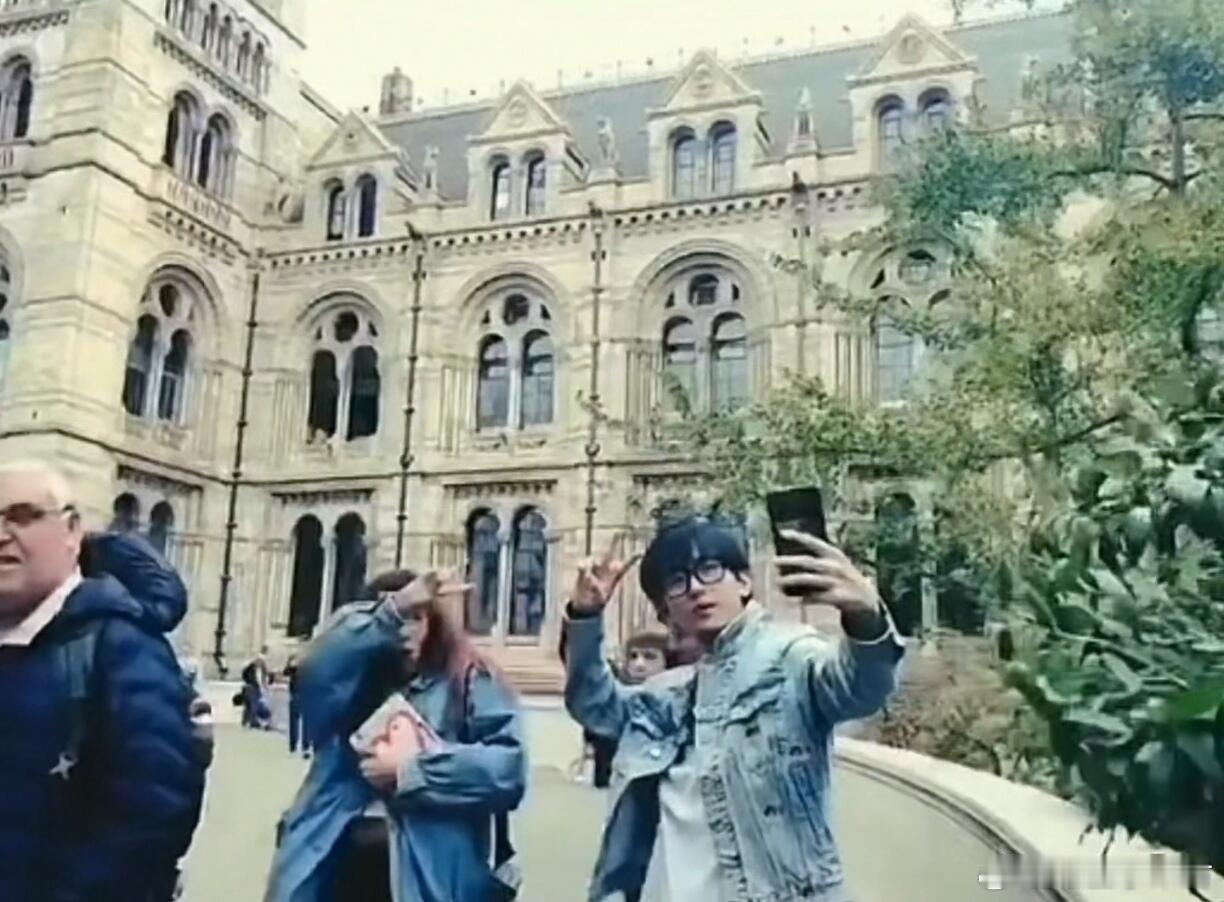 考古到一个2019年的成毅 好萌！！ 